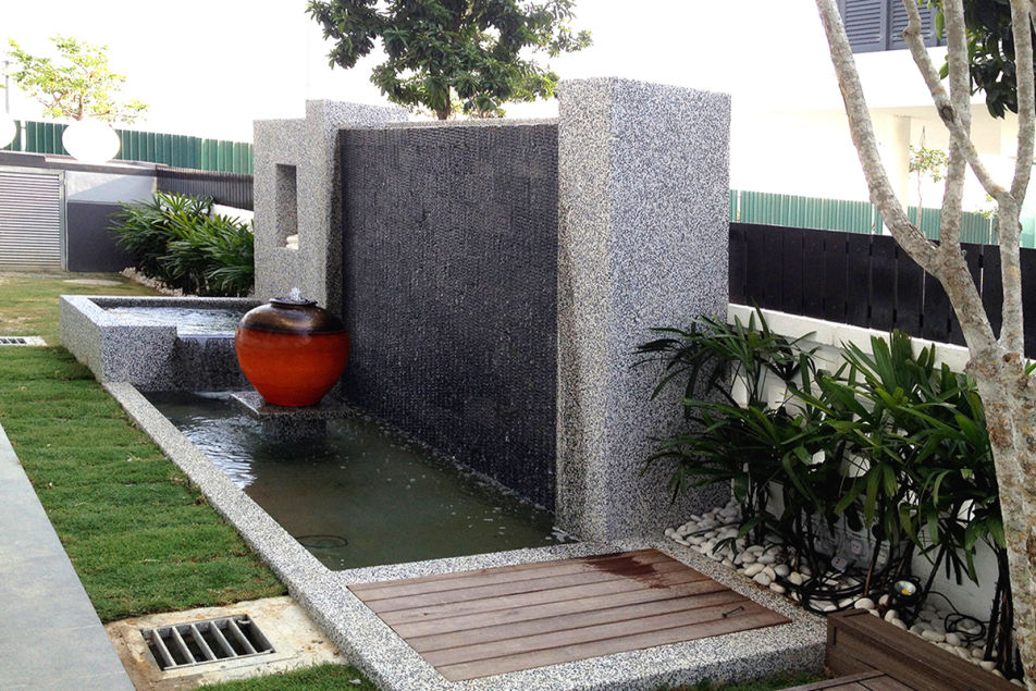 Hardscape-Water Feature